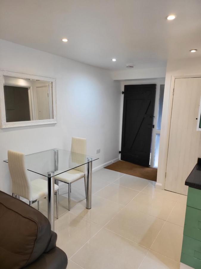 Beautiful One Bed Studio Flat - Dog Friendly Bridgwater Exteriör bild